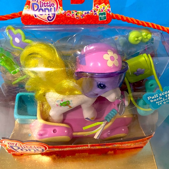 MY LITTLE PONY G3 NWT VTG 2004 BUTTERFLY ISLAND SCOOTIN ALONG WITH BREEZIE NEW - Picture 3 of 16